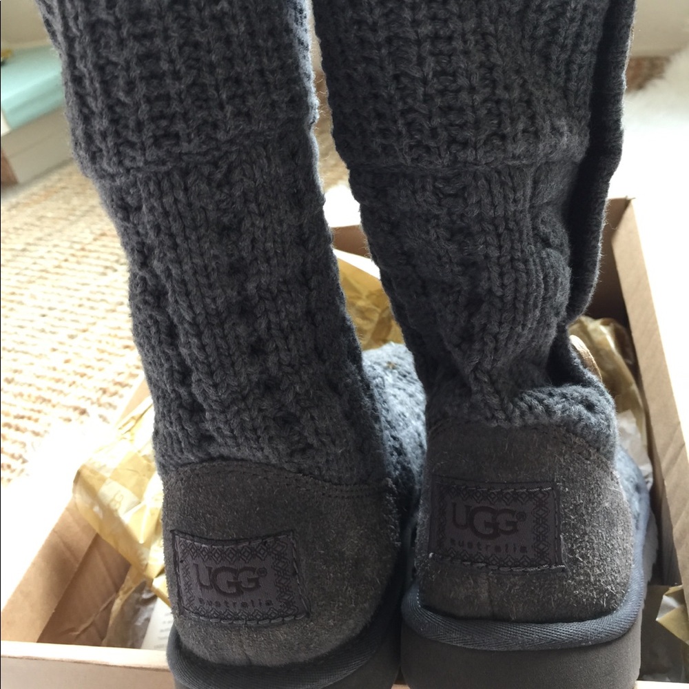 Ugg - Picture 2 of 6